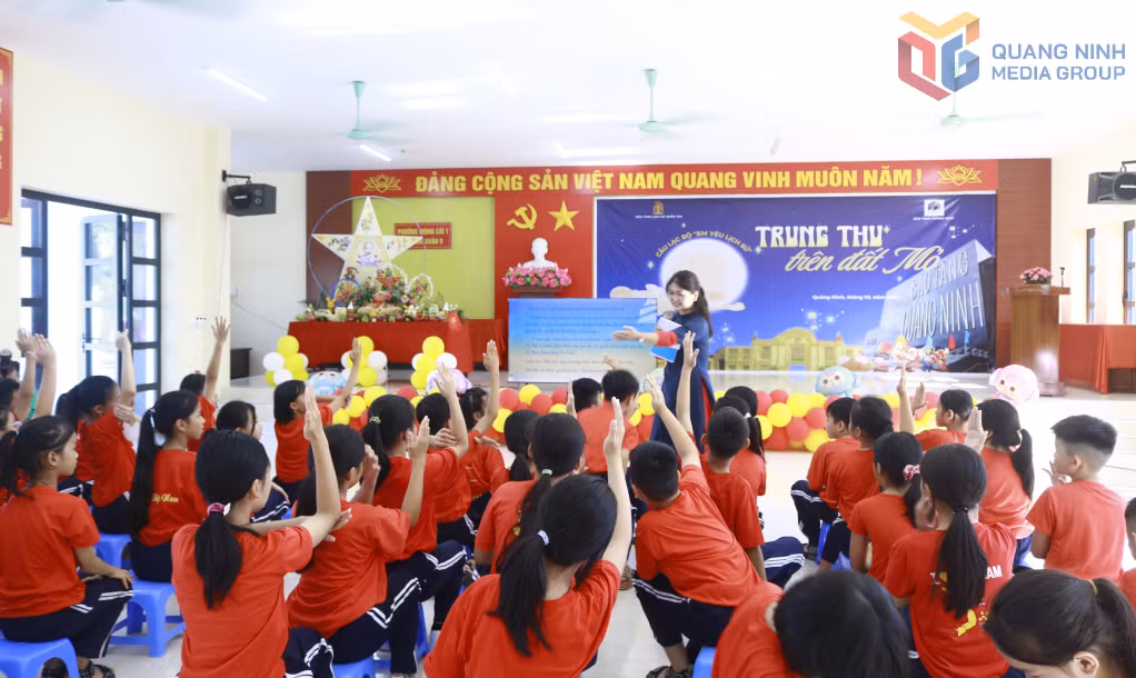 Học sinh Trường Tiểu học Hải Xuân (phường Móng Cái 1) đã được tìm hiểu về cuộc đời, thân thế, sự nghiệp của Anh hùng Lực lượng vũ trang nhân dân Đào Phúc Lộc.