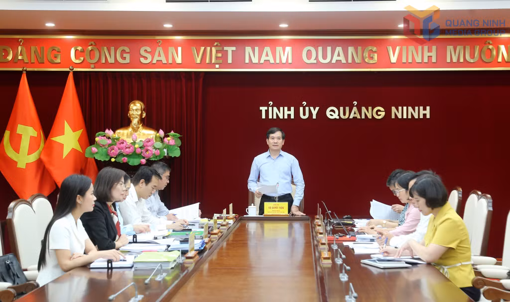 Đồng chí Vũ Quyết Tiến, Phó Bí thư Tỉnh ủy, Chủ tịch Ủy ban MTTQ tỉnh làm việc với Đảng ủy MTTQ Việt Nam tỉnh về công tác chuẩn bị tổ chức Đại hội đại biểu MTTQ và Đại hội các tổ chức chính trị - xã hội tỉnh Quảng Ninh, nhiệm kỳ 2025 – 2030.
