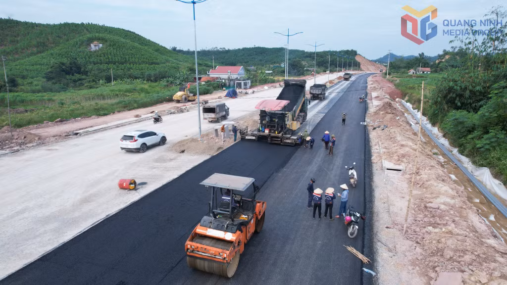 Đơn vị nhà thầu tập trung thi công các hạng mục dự án đường nối cầu 3 với khu tái định cư Đoàn Kết