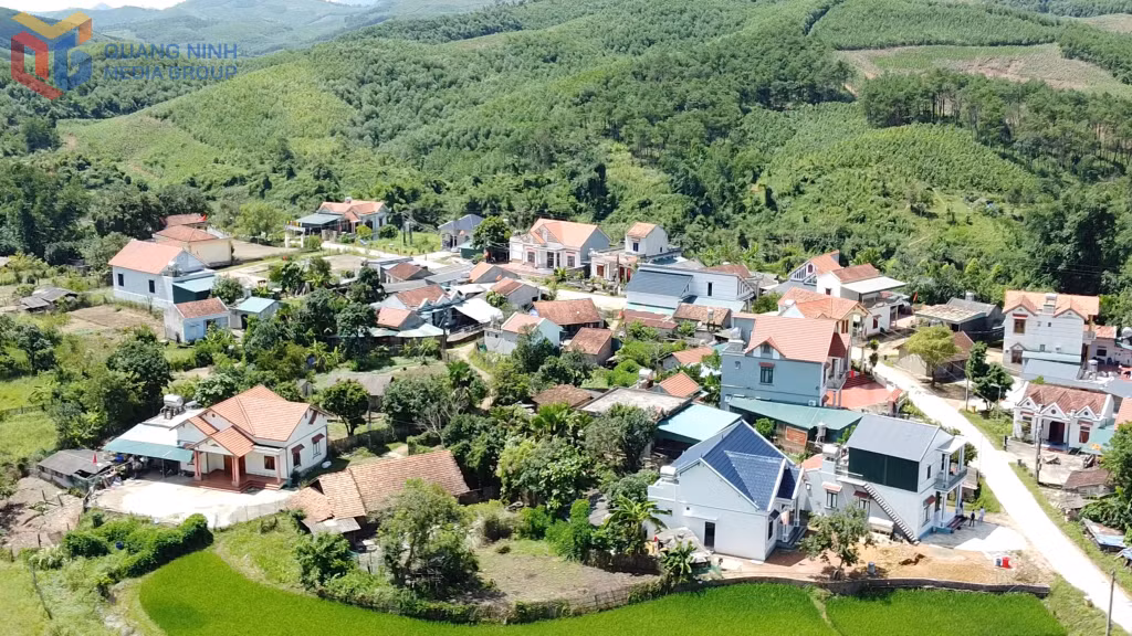 Một góc xã Kỳ Thượng nhìn từ trên cao.