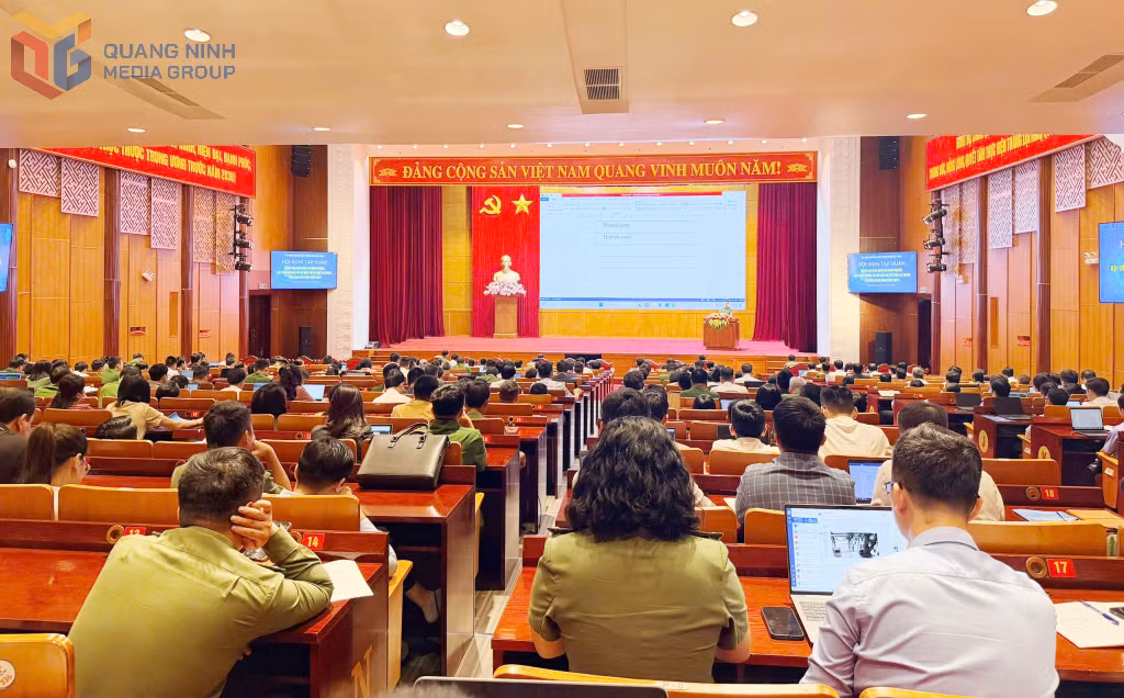 Quang cảnh hội nghị.