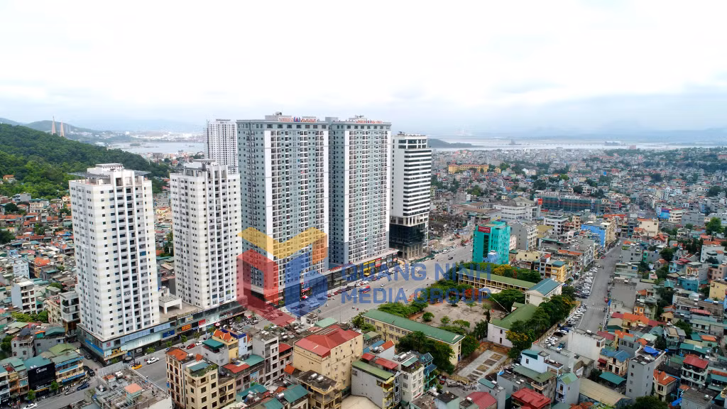 Đường Trần Hưng Đạo, phường Hòn Gai. Ảnh: Đỗ Giang