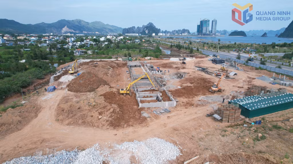 Dự án trường Trung học cơ sở Hạ Long đã hoàn thành hạng mục san nền và móng khối nhà phòng học