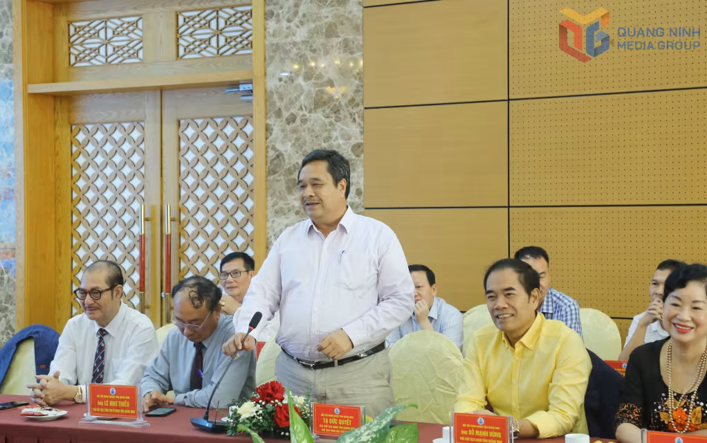 Đại diện Hiệp hội doanh nghiệp tỉnh phát biểu tại buổi chúc mừng.