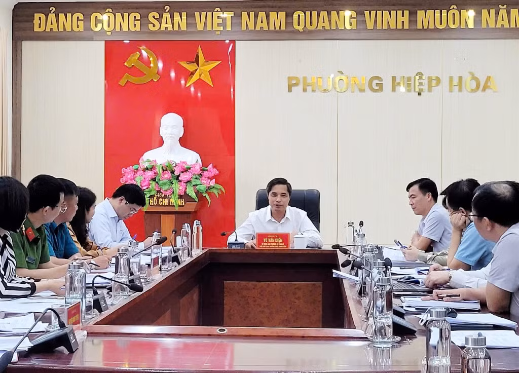 Đồng chí Vũ Văn Diện, Ủy viên Ban Thường vụ, Phó Chủ tịch Thường trực UBND tỉnh phát biểu chỉ đạo.