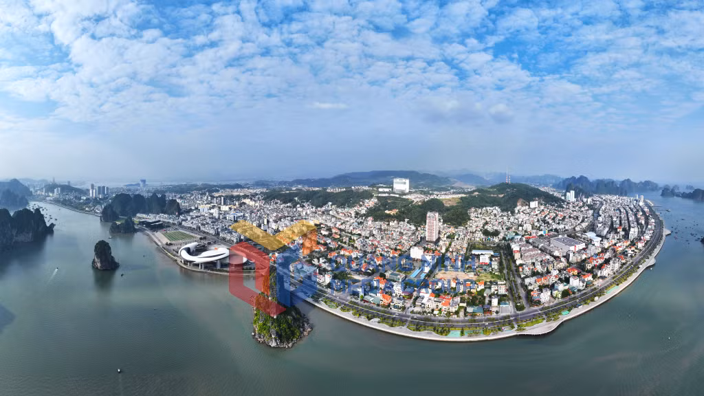 2022-12_Phường Hạ Long nhìn từ biển. Ảnh Đỗ Phương
