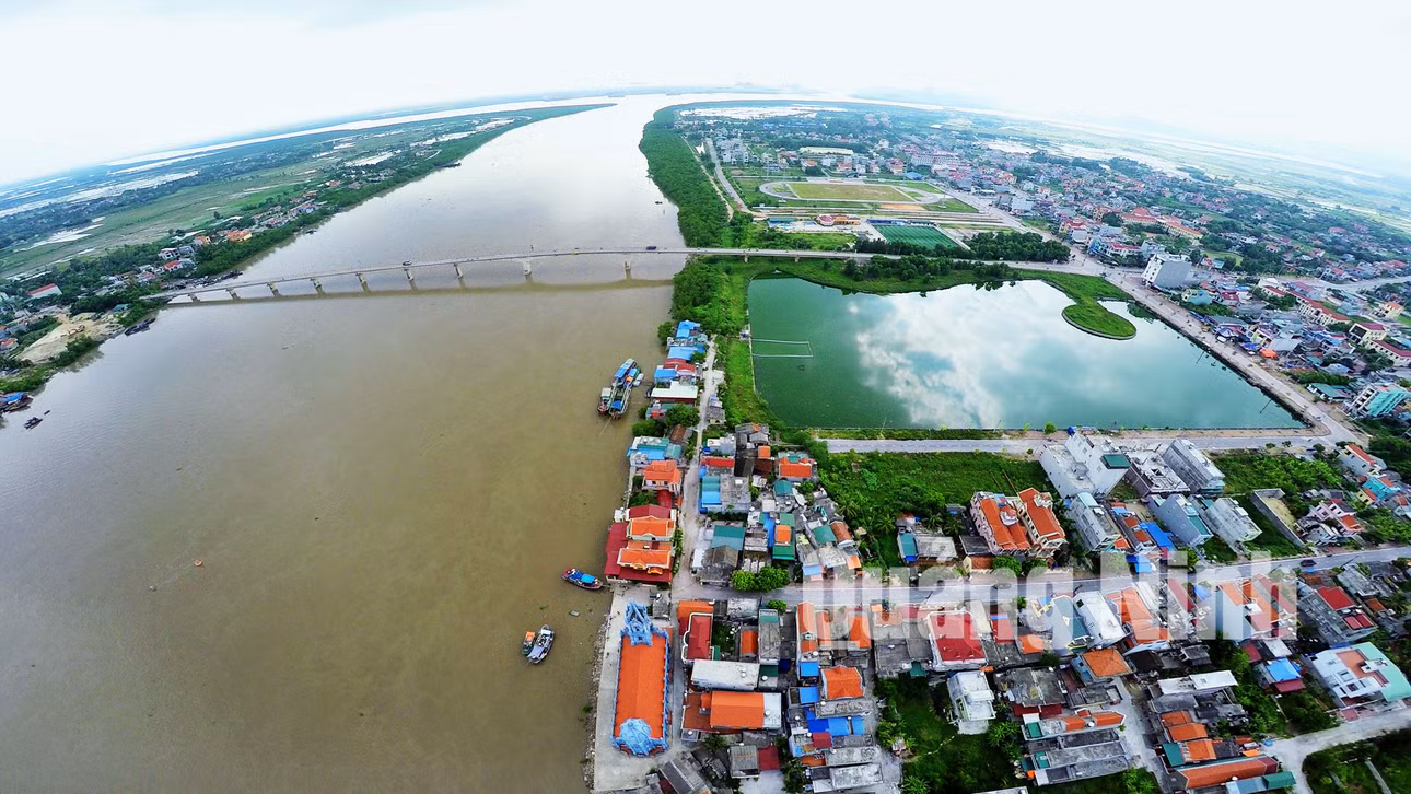 Một góc TX Quảng Yên nhìn từ trên cao. Ảnh: Trung Dũng (CTV)