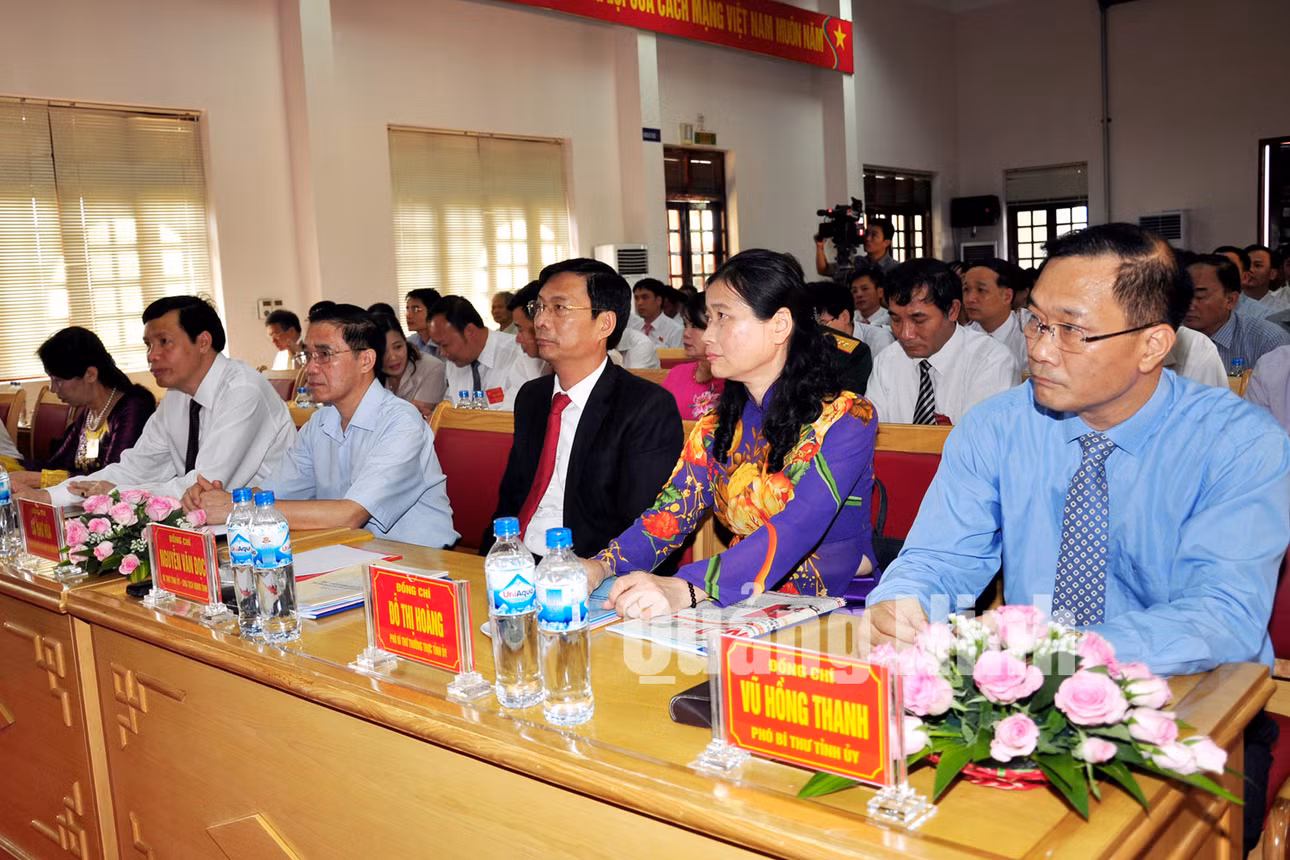 Các đồng chí đại biểu dự đại hội