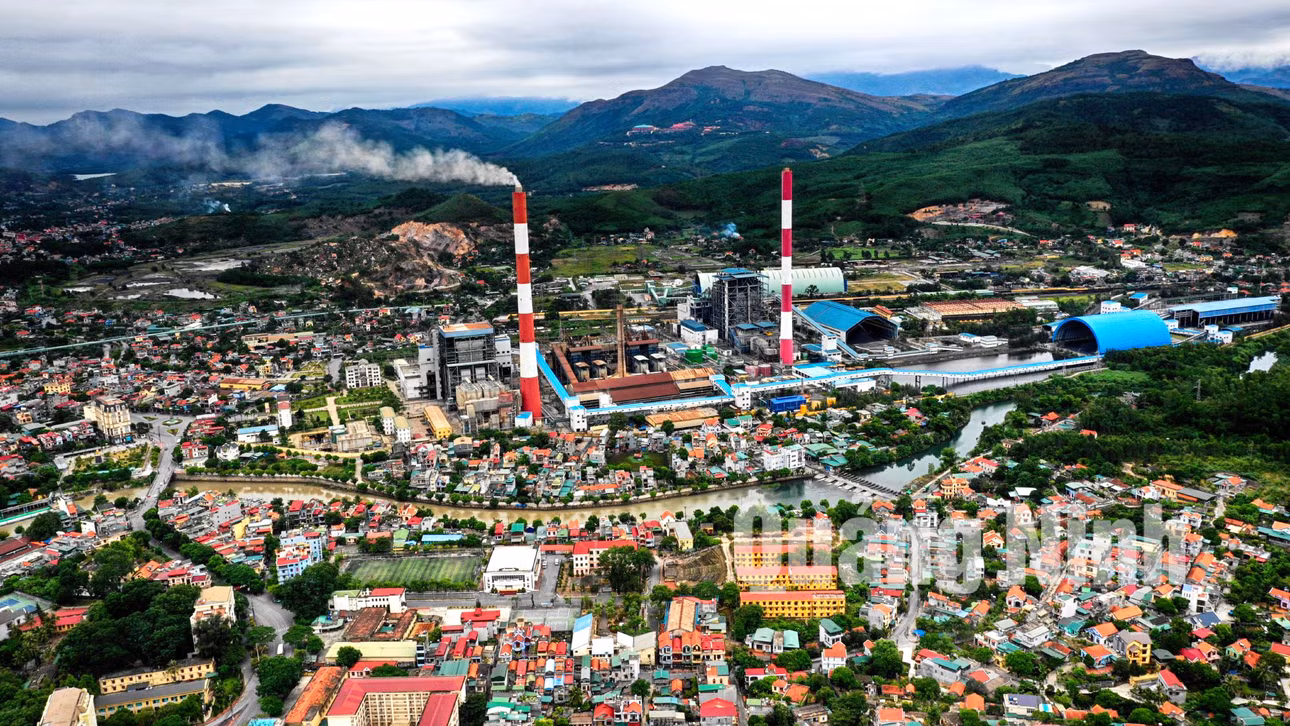 Toàn cảnh TP Uông Bí (10-2018). Ảnh: Hùng Sơn