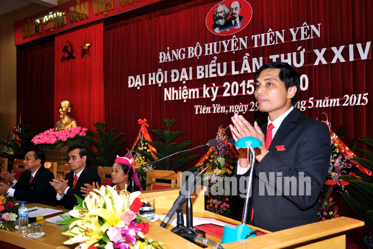 Đồng chí Vũ Văn Diện, Phó Bí thư Huyện ủy, Chủ tịch UBND huyện khai mạc đại hội