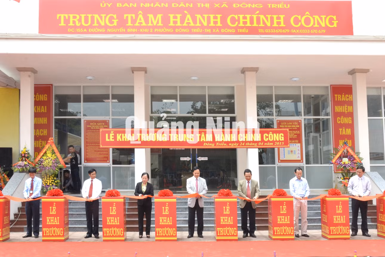 Sáng 24/5/2015, UBND TX Đông Triều tổ chức khai trương Trung tâm HCC thị xã. Ảnh: Nguyễn Thanh