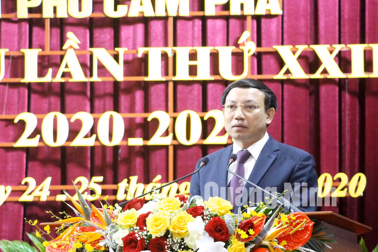Đồng chí Nguyễn Xuân Ký, Bí thư Tỉnh ủy, Chủ tịch HĐND tỉnh phát biểu chỉ đạo tại đại hội (7-2020). Ảnh: Thu Chung