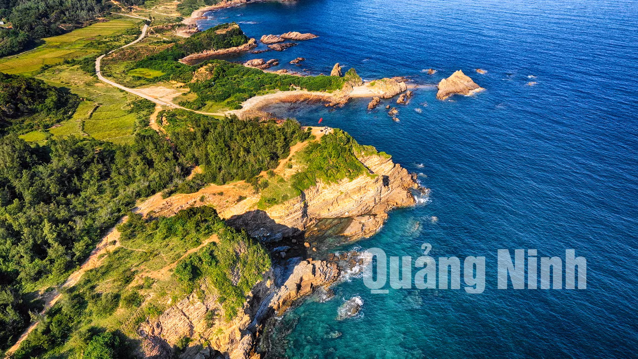 Bãi đá Cầu Mị. Ảnh: Hùng Sơn