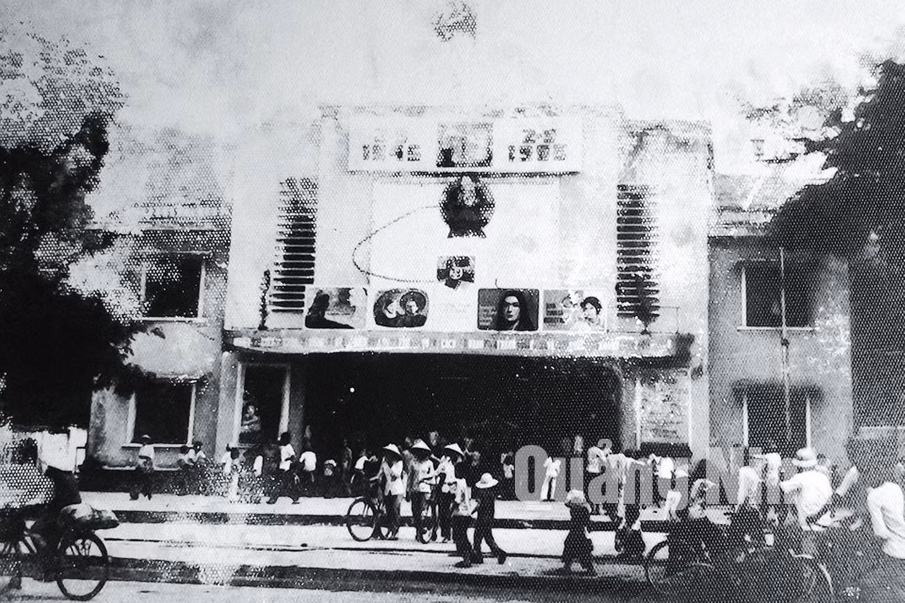 Rạp Công nhân Cẩm Phả là trung tâm văn hóa và cũng là rạp lớn nhất trước thời kỳ đổi mới. Ảnh tư liệu