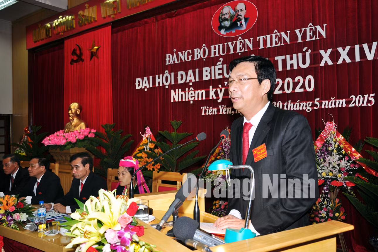 Đồng chí Vũ Văn Diện, Phó Bí thư Huyện ủy, Chủ tịch UBND huyện khai mạc đại hội