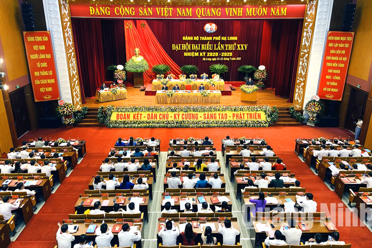 Quang cảnh ngày làm việc thứ hai của Đại hội (7-2020). Ảnh: Thu Chung