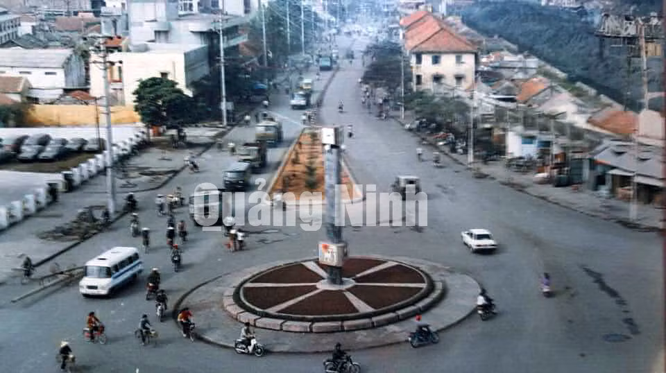 Cột Đồng Hồ xưa. Ảnh tư liệu