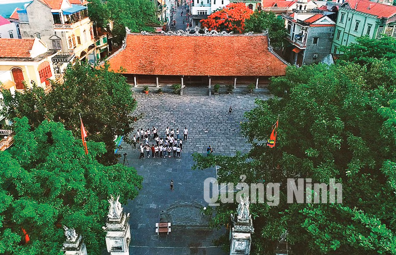 Đình Phong Cốc với không gian rộng, đậm sắc màu văn hóa, được chọn để tổ chức teambuilding (5-2020). Ảnh: Đức Cảnh (CTV)