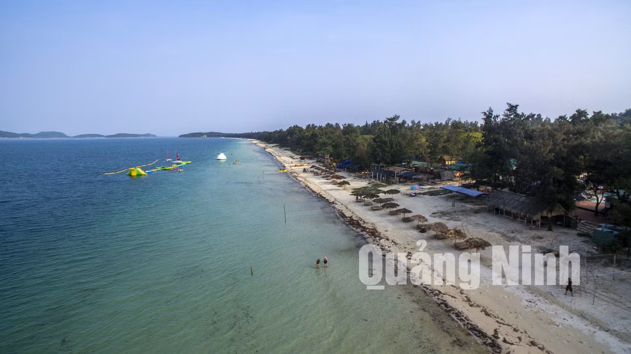 Bãi biển Cô Tô. Ảnh: Khánh Giang