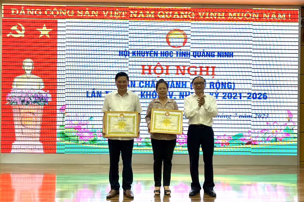 Các đơn vị được nhận bằng khen của Ban Chấp hành Trung ương hội Khyến học Việt Nam.