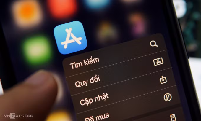 Biểu tượng App Store trên một chiếc iPhone. Ảnh: Lưu Quý