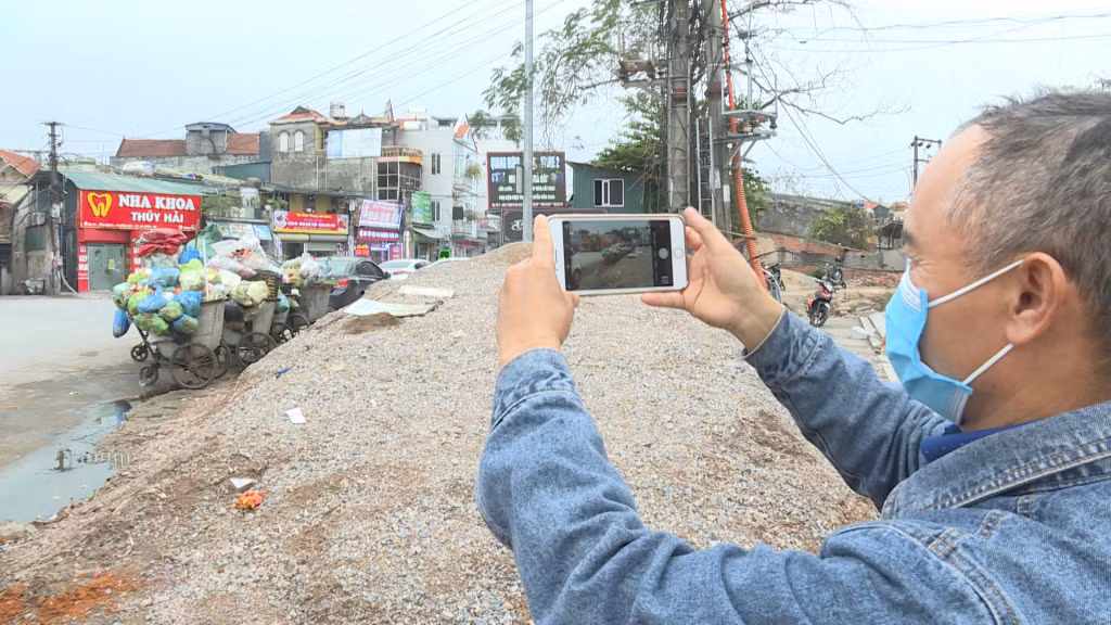 Với ứng dụng Hạ Long Smart, người dân dễ dàng gửi phản ánh lên chính quyền TP Hạ Long và được phản hồi nhanh chóng.