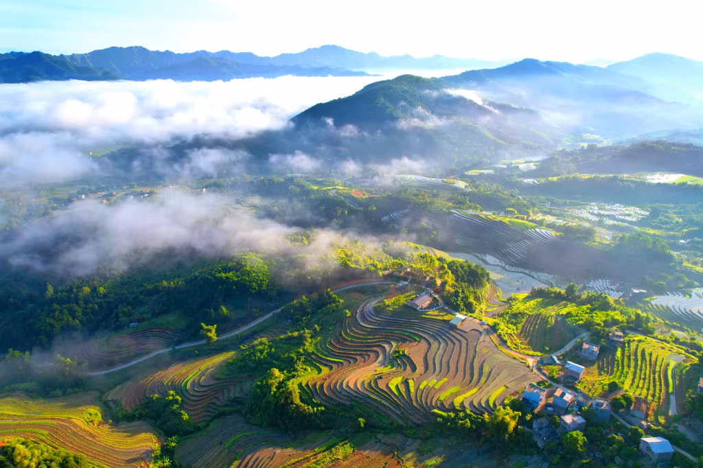 Hoàng hôn về bản. Ảnh: Vũ Thành (CTV)