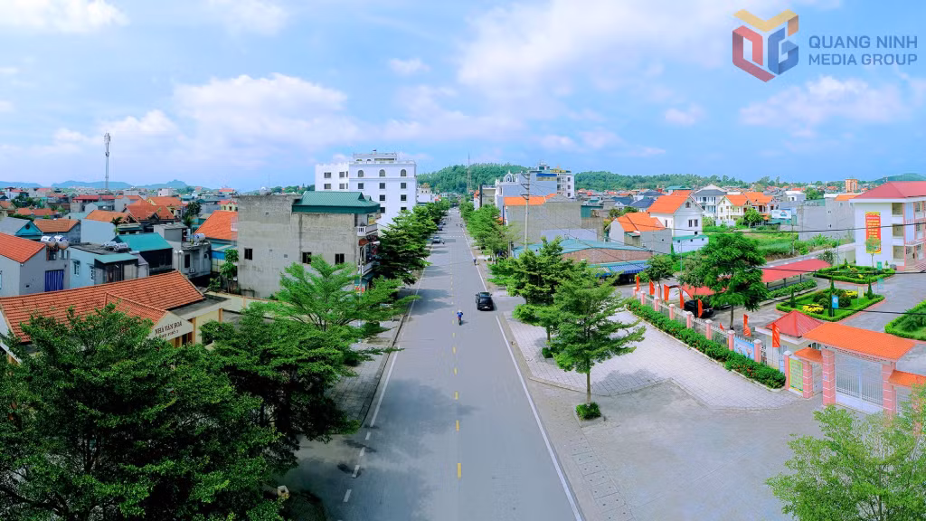 Tuyến phố Sư Tuệ (phường Đông Triều), một trong những tuyến phố đẹp nhất trên địa bàn.