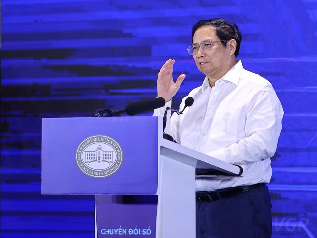 Thủ tướng Phạm Minh Chính phát biểu tại sự kiện Chuyển đổi số ngành ngân hàng. Ảnh: VGP