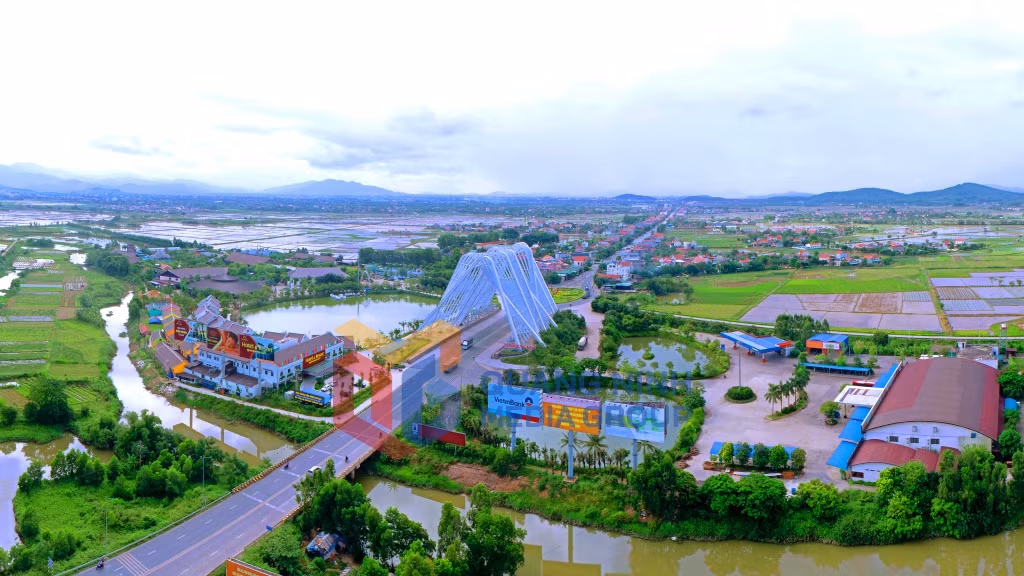 Cổng tỉnh (8-2022). Ảnh: Lê Đại (CTV).