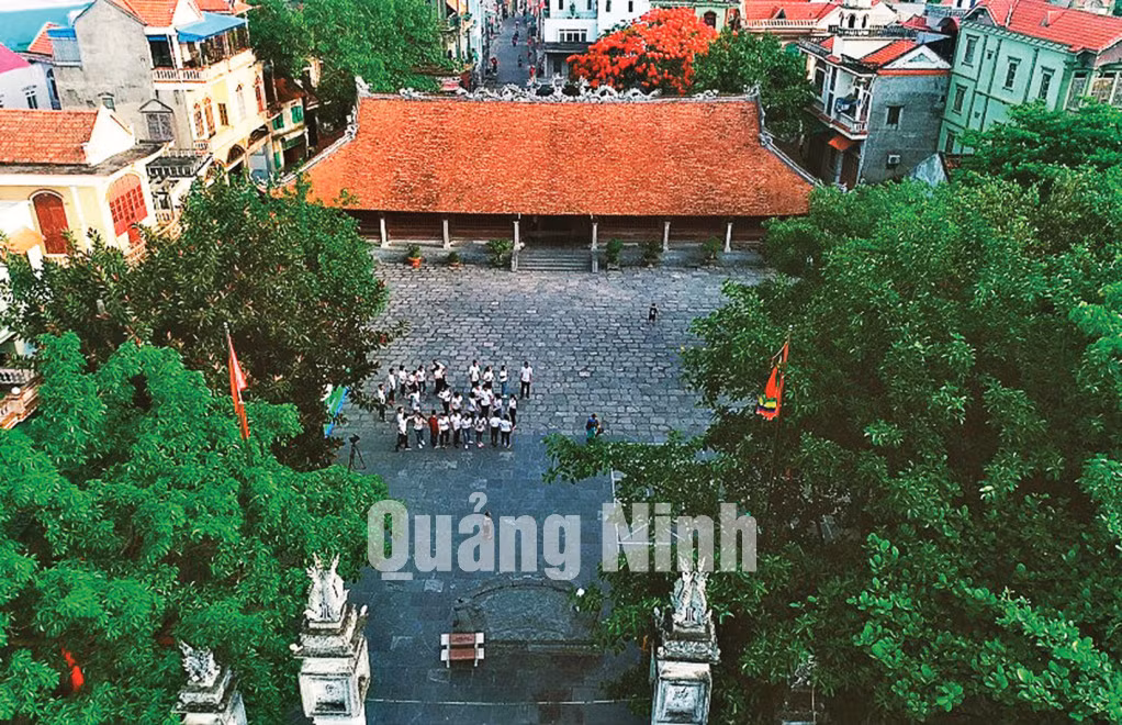 Đình Phong Cốc với không gian rộng, đậm sắc màu văn hóa, được chọn để tổ chức teambuilding (5-2020). Ảnh: Đức Cảnh