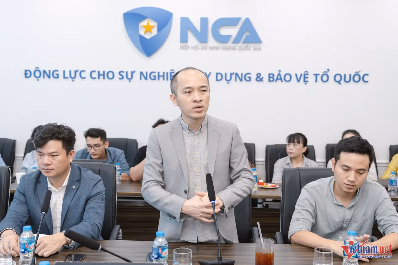 Chuyên gia Vũ Ngọc Sơn trao đổi tại tọa đàm “Mức độ trưởng thành của doanh nghiệp, tổ chức Việt Nam trong việc sẵn sàng ứng phó các sự cố”. Ảnh: N.P