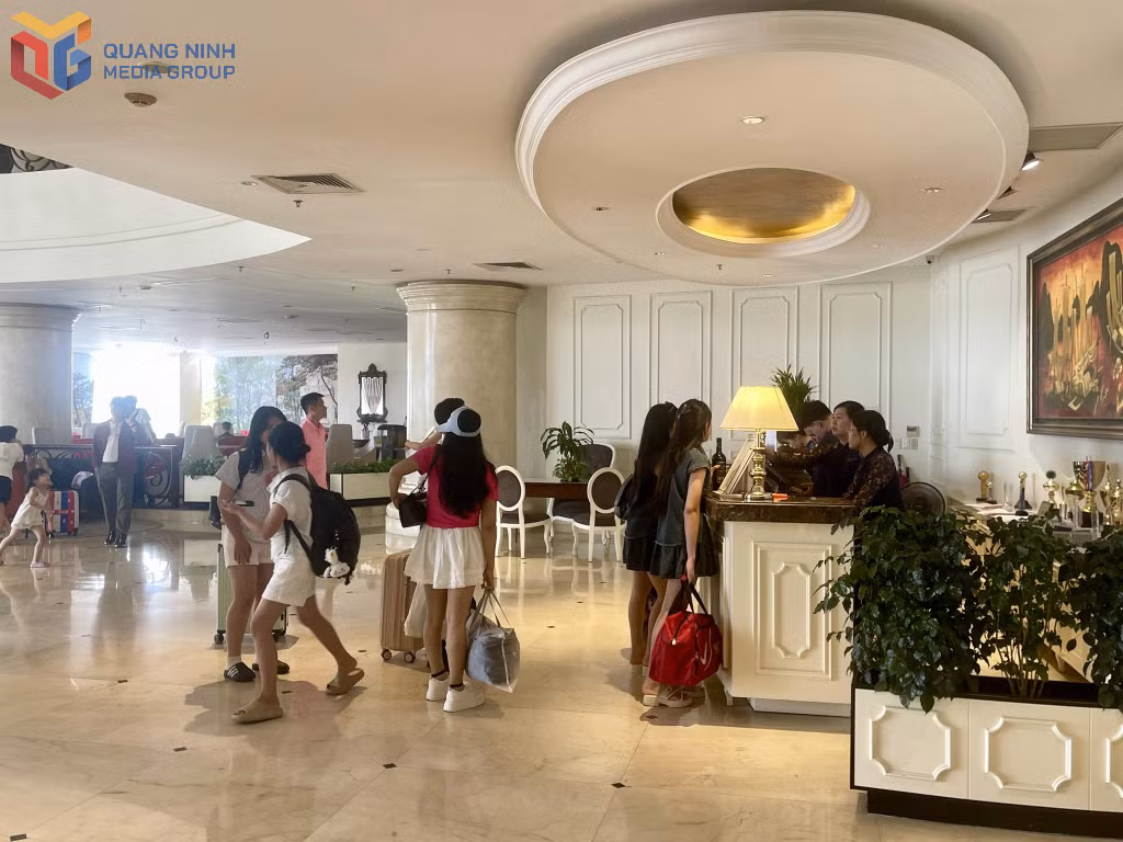 Khách sạn Sài Gòn Hạ Long thu hút du khách.