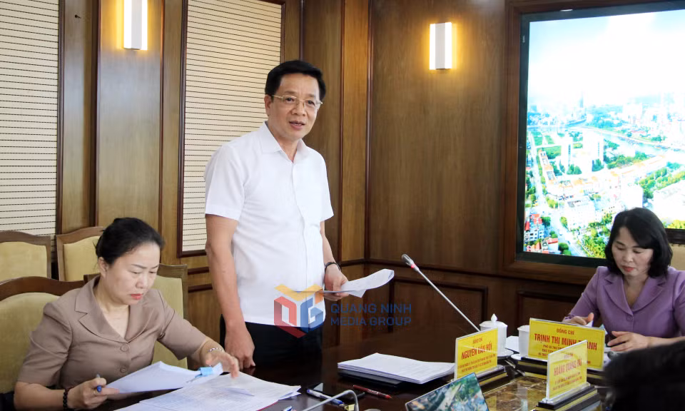 Đồng chí Nguyễn Văn Hồi, Chủ tịch Ủy ban MTTQ tỉnh, Phó Bí thư Thường trực Đảng ủy Các cơ quan Đảng tỉnh, phát biểu tại hội nghị.