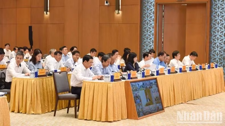 Lãnh đạo các bộ, ngành tham dự hội nghị (Ảnh: TRẦN HẢI).