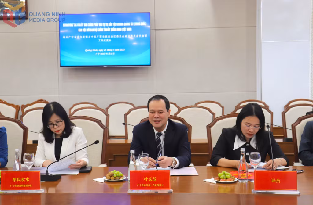 Đồng chí Điệp Văn Chiến, Ủy viên BTV, Trưởng Ban Nội chính Tỉnh ủy Quảng Ninh phát biểu tại buổi làm việc