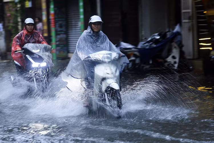 Bắc Bộ có mưa to và dông.