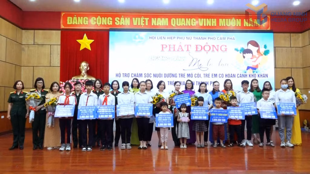 Hội LHPN Cẩm Phả phát động Chương trình “Mẹ đỡ đầu”.