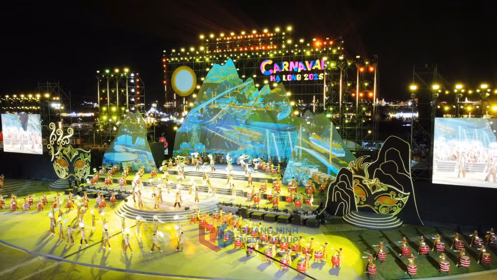 Chương trình Carnaval Hạ Long 2025 với màn trình diễn âm thanh và ánh sáng đầy mãn nhãn.