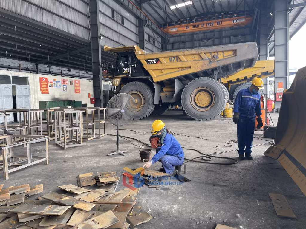 Phân xưởng sửa chữa - Công ty CP Than Hà Tu - Vinacomin.