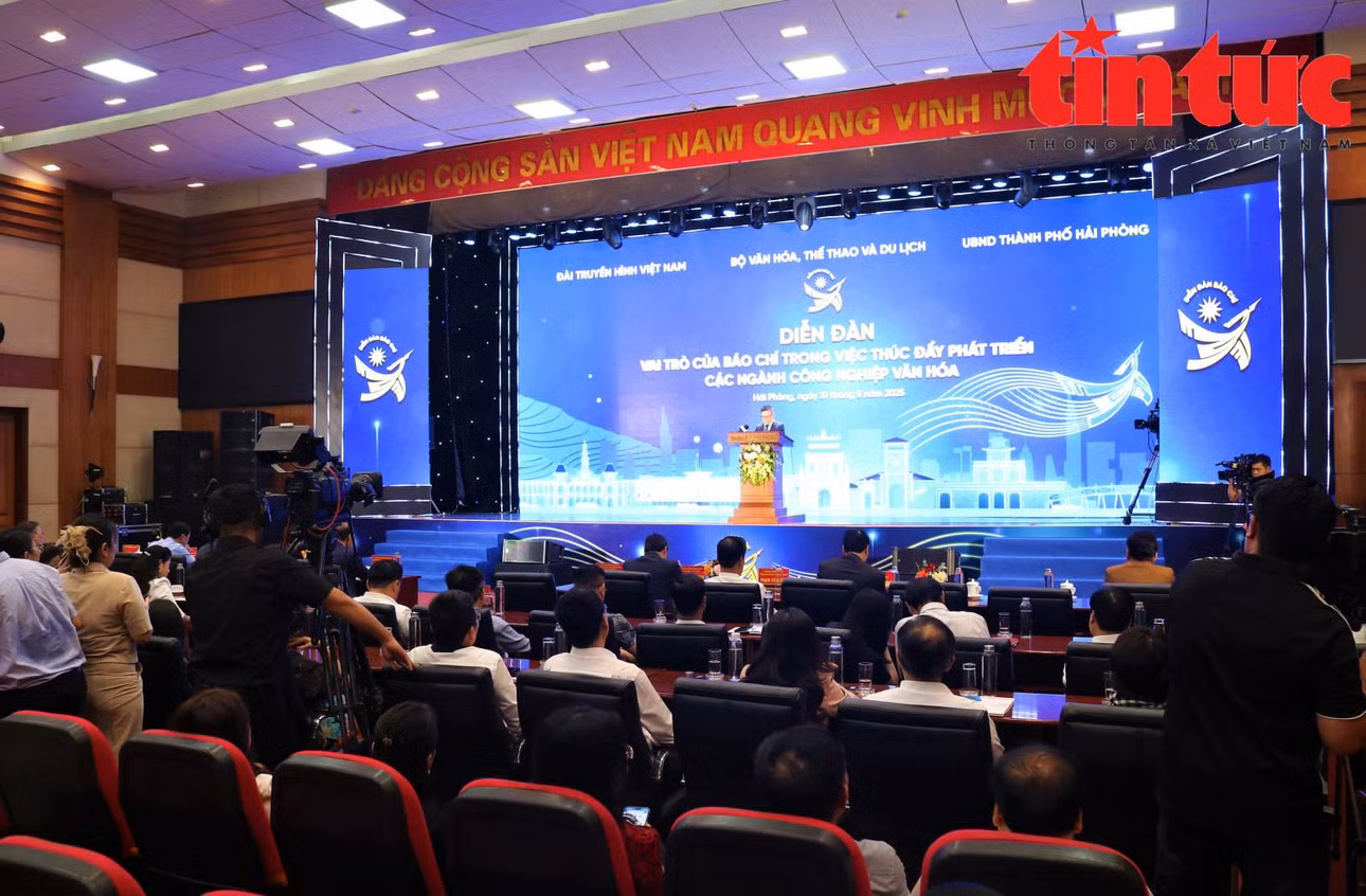 Toàn cảnh Diễn đàn.