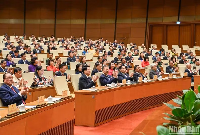 Các đồng chí lãnh đạo Đảng, Nhà nước và các đại biểu Quốc hội dự phiên khai mạc Kỳ họp thứ 9, Quốc hội khóa XV. (Ảnh: DUY LINH)