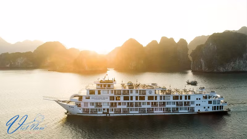 Trải nghiệm Hạ Long Tours cùng Vietnam Adventure Tours