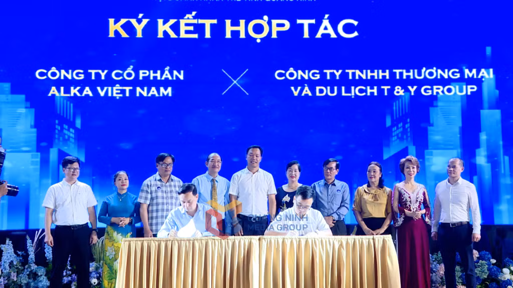 Trong khuôn khổ chương trình xúc tiến thương mại do Hội doanh nhân trẻ Quảng Ninh tổ chức đã có 38 bản hợp tác giữa các doanh nhân, doanh nghiệp được ký kết.