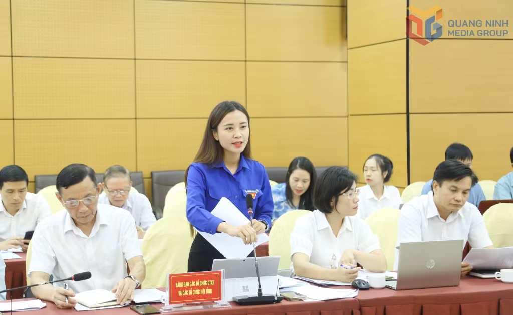 Các đại biểu tham gia ý kiến vào dự thảo Nghị quyết sửa đổi, bổ sung Hiến pháp 2013.