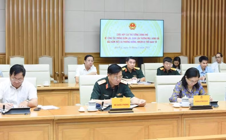 Đại diện lãnh đạo các bộ, ngành, các đại biểu tham dự cuộc họp. (Ảnh: TRẦN HẢI)