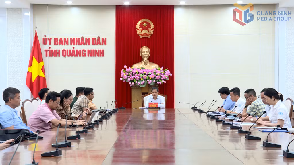 Đồng chí Vũ Văn Diện PCT Thường trực UBND tỉnh yêu cầu mở các lớp đào tạo, bồi dưỡng cấp giấy phép lái xe cho học sinh đủ tuổi ngay trong dịp hè.