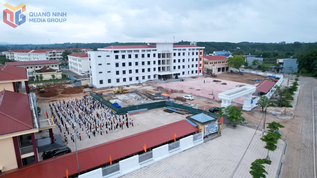 Dự án bổ sung cơ sở vật chất và trang thiết bị trường THCS thị trấn Đầm Hà phấn đấu về đích trước 2 tháng