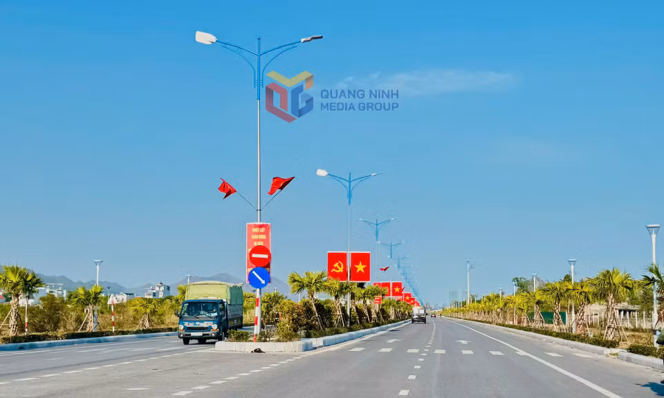 Hạ tầng giao thông Vân Đồn được cải thiện rõ nét. Ảnh: Mạnh Trường