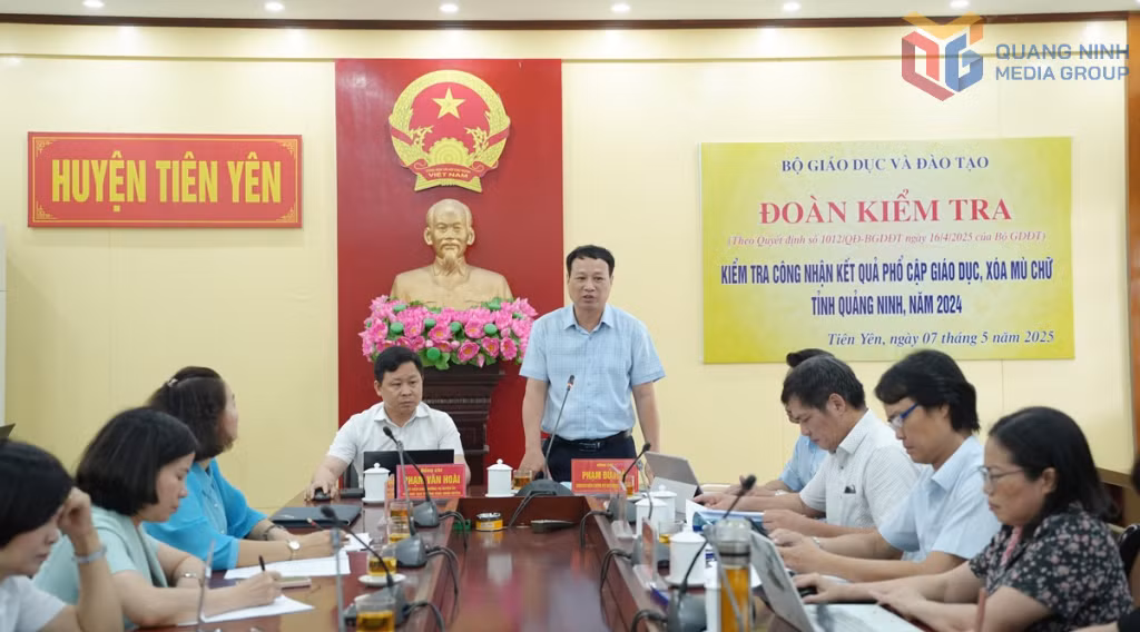 Đại diện Đoàn công tác của Bộ Giáo dục và Đào tạo phát biểu tại buổi kiểm tra.